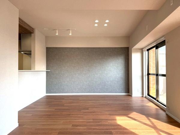 ���{���s����敽���1���ڂ̒��Ã}���V�����̃��r���O