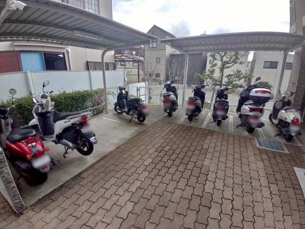 ���{�����s�l�𒬂̒��Ã}���V�����̂��̑����p��