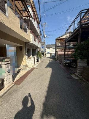 ���{�Q����s����7���ڂ̒��È�ˌ��Ă̑O�ʓ��H�܂ތ��n�ʐ^