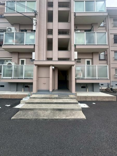 ���{��^�s��Γ����̒��Ã}���V�����̃G���g�����X