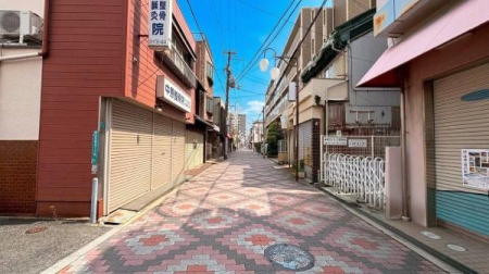 ���{���s����敽�쓌1���ڂ̓y�n�̑O�ʓ��H�܂ތ��n�ʐ^