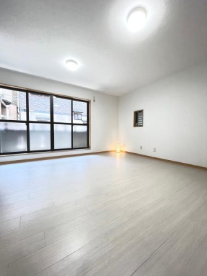 ���{����s�����2���ڂ̒��È�ˌ��Ẵ��r���O