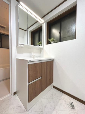 ���{����s�����2���ڂ̒��È�ˌ��Ă̐��ʑ�E���ʏ�