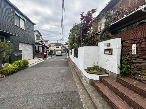 ���{�Q����s���c�����u�̓y�n�̑O�ʓ��H�܂ތ��n�ʐ^