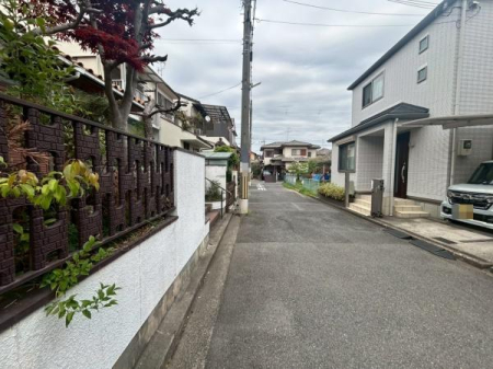 ���{�Q����s���c�����u�̓y�n�̑O�ʓ��H�܂ތ��n�ʐ^