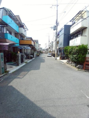 ���{�����s�V�r����3���ڂ̐V�z��ˌ��Ă̑O�ʓ��H�܂ތ��n�ʐ^