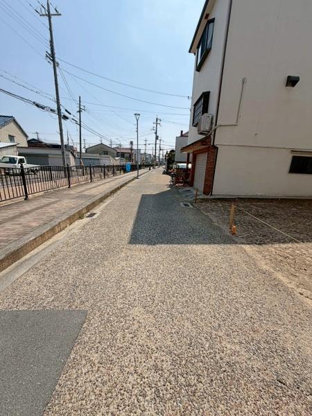 ���{�����s����2���ڂ̓y�n�̑O�ʓ��H�܂ތ��n�ʐ^