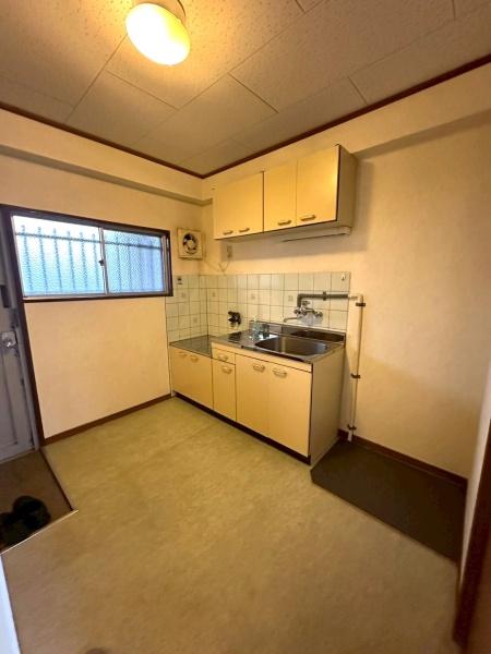 ���{���s�����F�k3���ڂ̒��Ã}���V�����̃��r���O