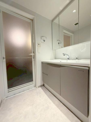 ���{�����s��~��2���ڂ̒��Ã}���V�����̐��ʑ�E���ʏ�