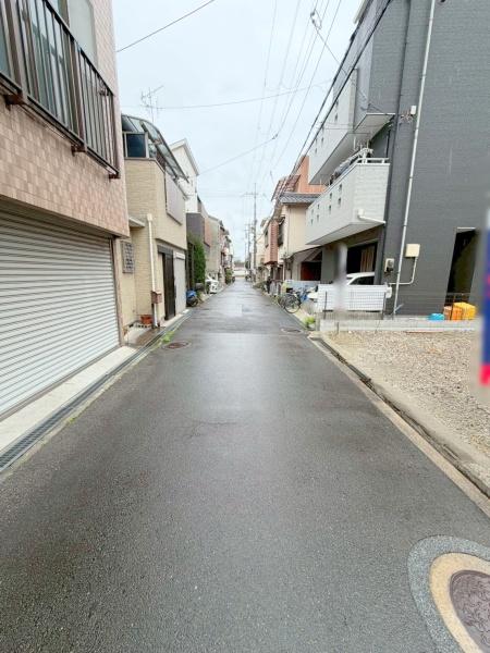 ���{�����s��@��4���ڂ̓y�n�̑O�ʓ��H�܂ތ��n�ʐ^