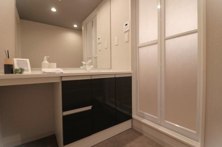 ���{�����s����c3���ڂ̒��Ã}���V�����̐��ʑ�E���ʏ�