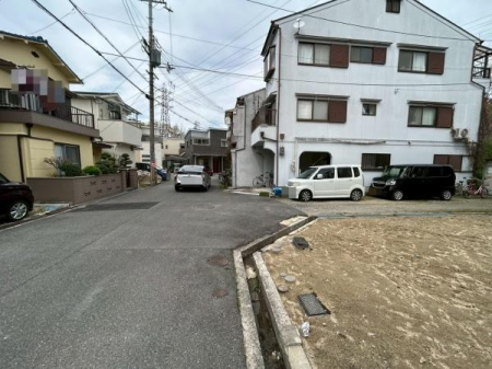 ���{�Q����s�`���̓y�n�̑O�ʓ��H�܂ތ��n�ʐ^