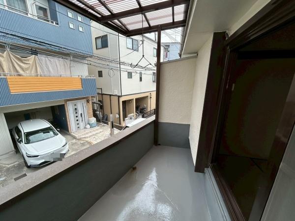 ���{��^�s�Ό����̒��Ãe���X�n�E�X�̃o���R�j�[