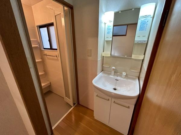 ���{�Q����s����7���ڂ̒��È�ˌ��Ă̐��ʑ�E���ʏ�