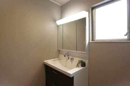 ���{�����s�ߐ�2���ڂ̒��È�ˌ��Ă̐��ʑ�E���ʏ�