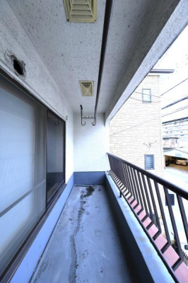 ���{���s�����Z�j��2���ڂ̒��Ãe���X�n�E�X�̃o���R�j�[