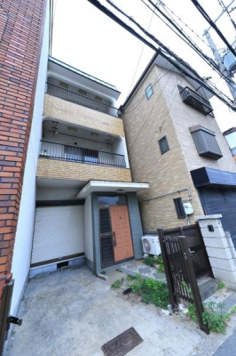 ���{���s�����Z�j��2���ڂ̒��Ãe���X�n�E�X�̒��ԏ�