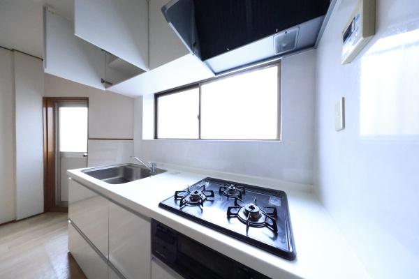 ���{���s�����Z�j��2���ڂ̒��Ãe���X�n�E�X�̃L�b�`��