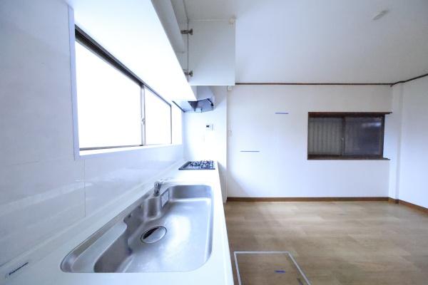 ���{���s�����Z�j��2���ڂ̒��Ãe���X�n�E�X�̃L�b�`��