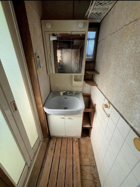 ���{�����s�c��2���ڂ̒��È�ˌ��Ă̐��ʑ�E���ʏ�