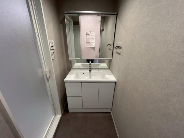 ���{����s��������2���ڂ̒��Ã}���V�����̐��ʑ�E���ʏ�