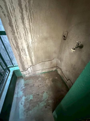 ���{���s�������Î�4���ڂ̒��È�ˌ��Ẵo���R�j�[