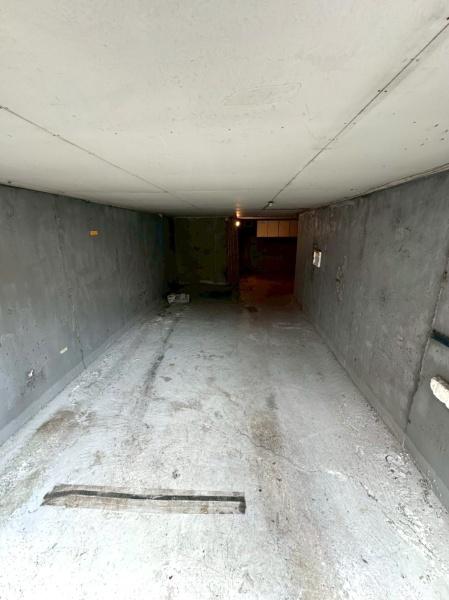 ���{���s�������Î�4���ڂ̒��È�ˌ��Ă̒��ԏ�