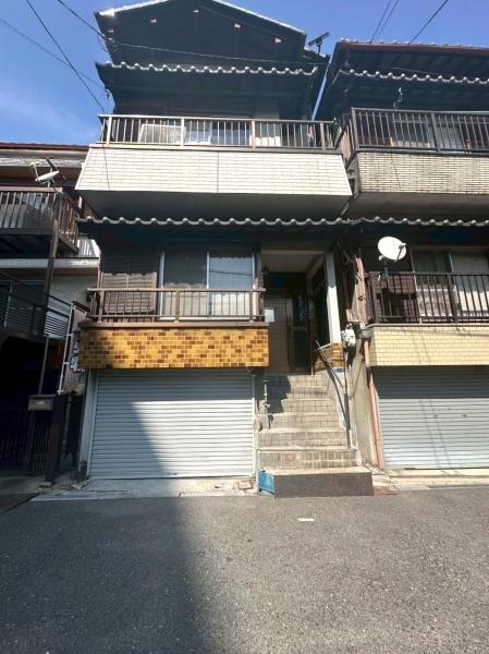 ���{���s�������Î�4���ڂ̒��È�ˌ��Ă̌��n�O�ώʐ^