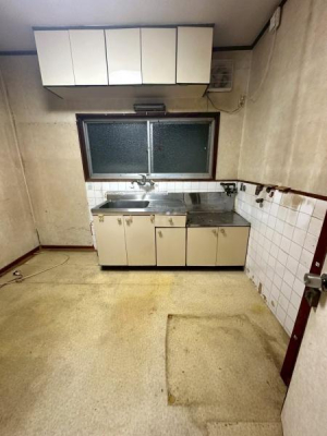 ���{���s�������Î�4���ڂ̒��È�ˌ��ẴL�b�`��