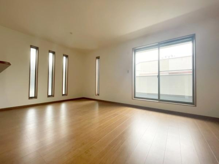 ���{�L���s���]��2���ڂ̐V�z��ˌ��Ẵ��r���O