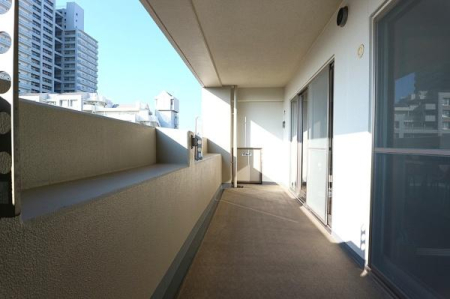 ���{�����s�r�{�k1���ڂ̒��Ã}���V�����̃o���R�j�[