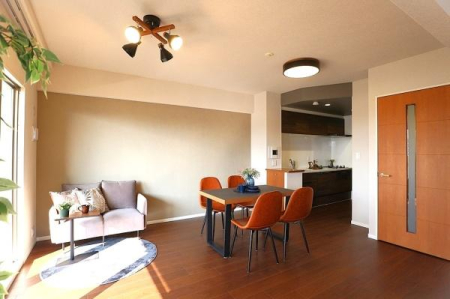 ���{�����s�r�{�k1���ڂ̒��Ã}���V�����̃��r���O