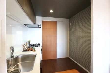 ���{�����s�r�{�k1���ڂ̒��Ã}���V�����̃L�b�`��