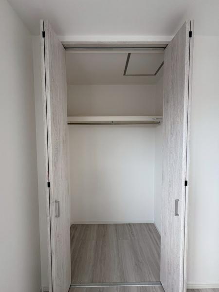 ���{�a��s���̗t��2���ڂ̐V�z��ˌ��Ă̎��[