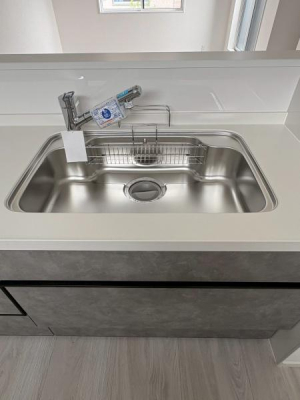 ���{�a��s���̗t��2���ڂ̐V�z��ˌ��ẴL�b�`��