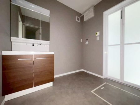 ���{�a��s���̗t��2���ڂ̐V�z��ˌ��Ă̐��ʑ�E���ʏ�