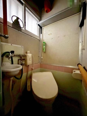 ���{�a��s�r�㒬2���ڂ̒��È�ˌ��Ẵg�C��