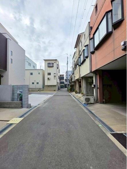 ���{���s����揟�R�k1���ڂ̒��È�ˌ��Ă̑O�ʓ��H�܂ތ��n�ʐ^