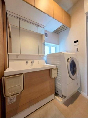 ���{���s����揟�R�k1���ڂ̒��È�ˌ��Ă̐��ʑ�E���ʏ�