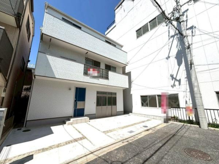 ���{��^�s�l�{3���ڂ̒��È�ˌ��Ă̑O�ʓ��H�܂ތ��n�ʐ^