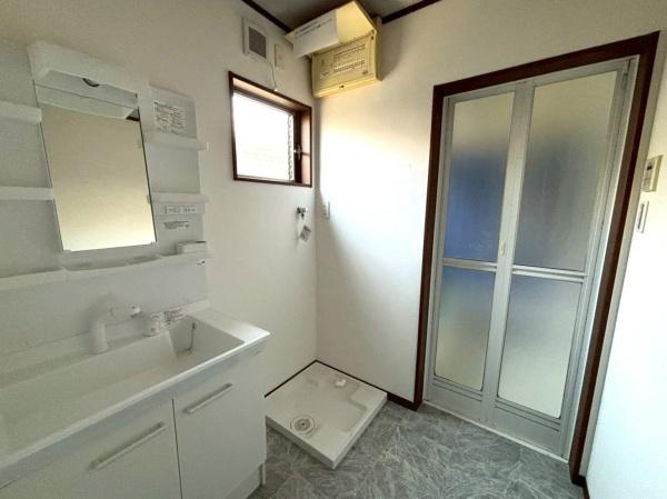 ���{��^�s�l�{3���ڂ̒��È�ˌ��Ă̐��ʑ�E���ʏ�