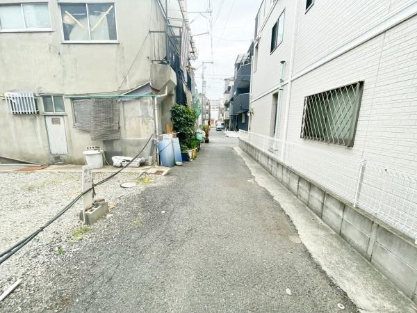 ���{���s�����F�k1���ڂ̓y�n�̑O�ʓ��H�܂ތ��n�ʐ^