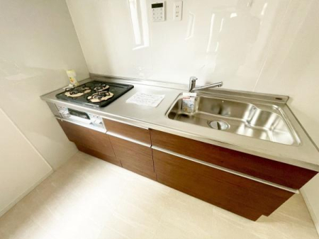 ���{���s����操�J4���ڂ̒��È�ˌ��ẴL�b�`��