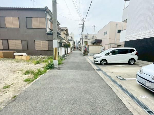 ���{���s����搶�쐼4���ڂ̓y�n�̑O�ʓ��H�܂ތ��n�ʐ^