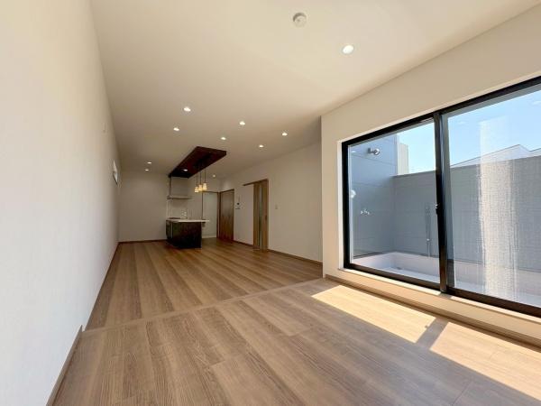 ���{�����s��]���V��3���ڂ̐V�z��ˌ��Ẵ��r���O