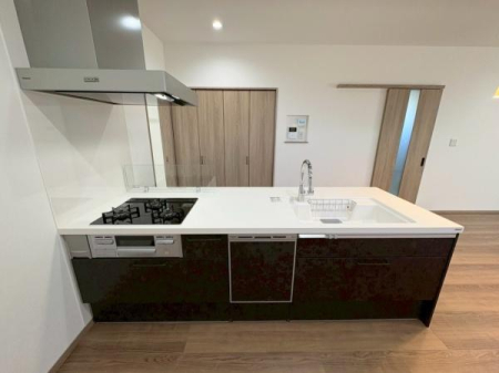 ���{�����s��]���V��3���ڂ̐V�z��ˌ��ẴL�b�`��