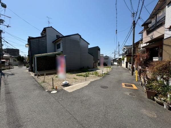 ���{�����s�L�Y���̓y�n�̑O�ʓ��H�܂ތ��n�ʐ^