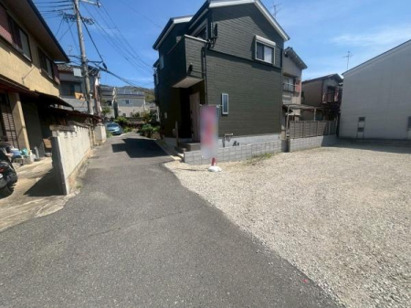 ���{�����s�{���̓y�n�̑O�ʓ��H�܂ތ��n�ʐ^