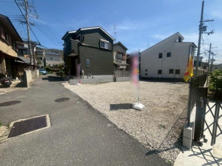 ���{�����s�{���̓y�n�̑O�ʓ��H�܂ތ��n�ʐ^