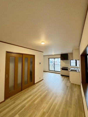 ���{�Q����s�����k�V���̒��È�ˌ��Ẵ��r���O